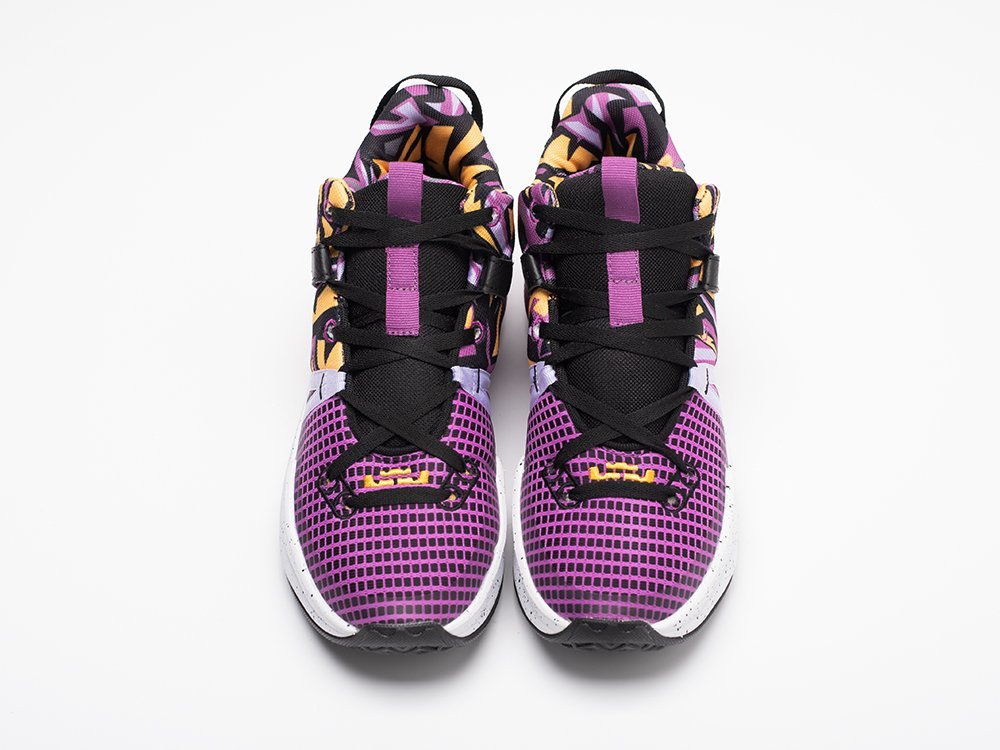 Nike LeBron Witness 7 SE PS Lakers Graffiti фиолетовые текстиль мужские (AR30919) - фото 6 Nike LeBron Witness 7 SE PS Lakers Graffiti фиолетовые текстиль мужские (AR30919) - фото 6