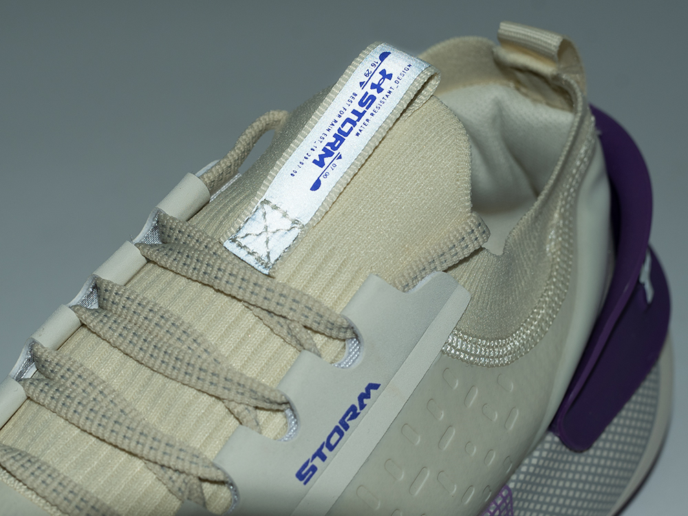 Under Armour HOVR Phantom 3 Storm WMNS белые текстиль женские (AR33352) - фото 9 Under Armour HOVR Phantom 3 Storm WMNS белые текстиль женские (AR33352) - фото 9