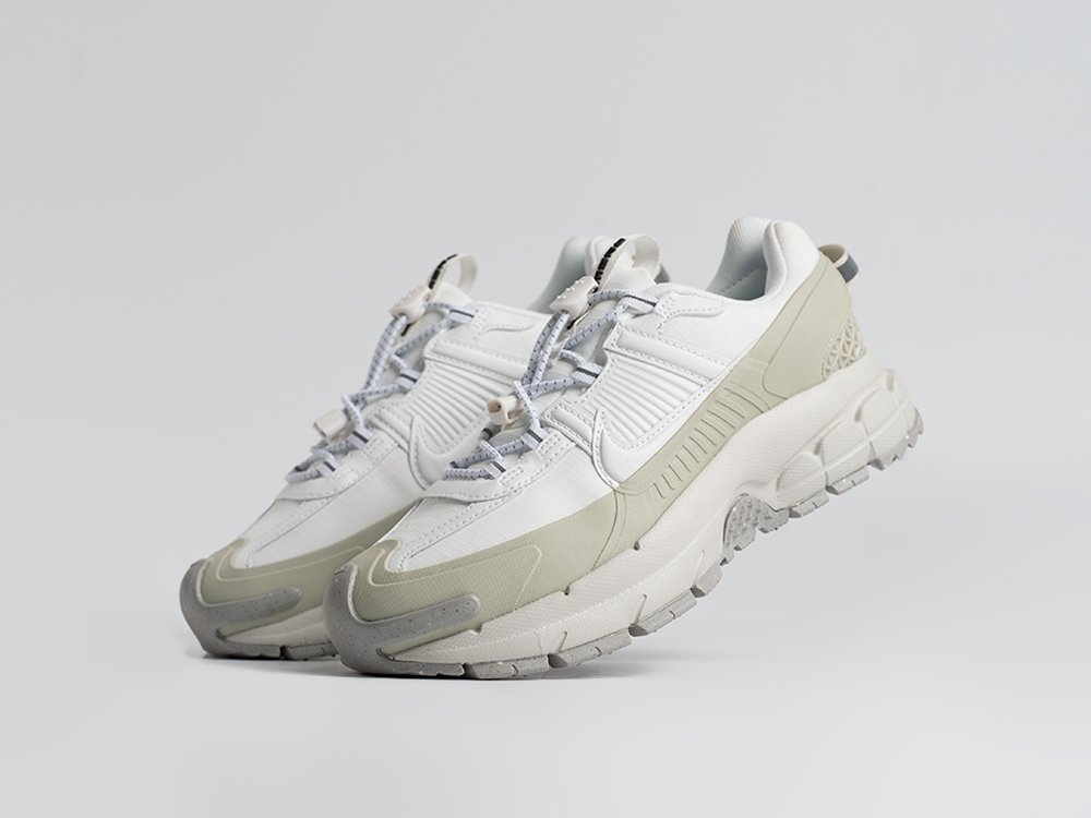 Nike Zoom Vomero 5 Roam WMNS белые текстиль женские (AR34324) - фото 2 Nike Zoom Vomero 5 Roam WMNS белые текстиль женские (AR34324) - фото 2