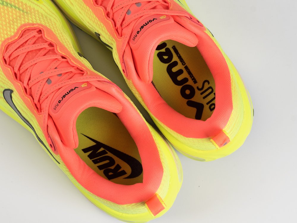 Nike Vomero 18 желтые текстиль мужские (AR34492) - фото 4