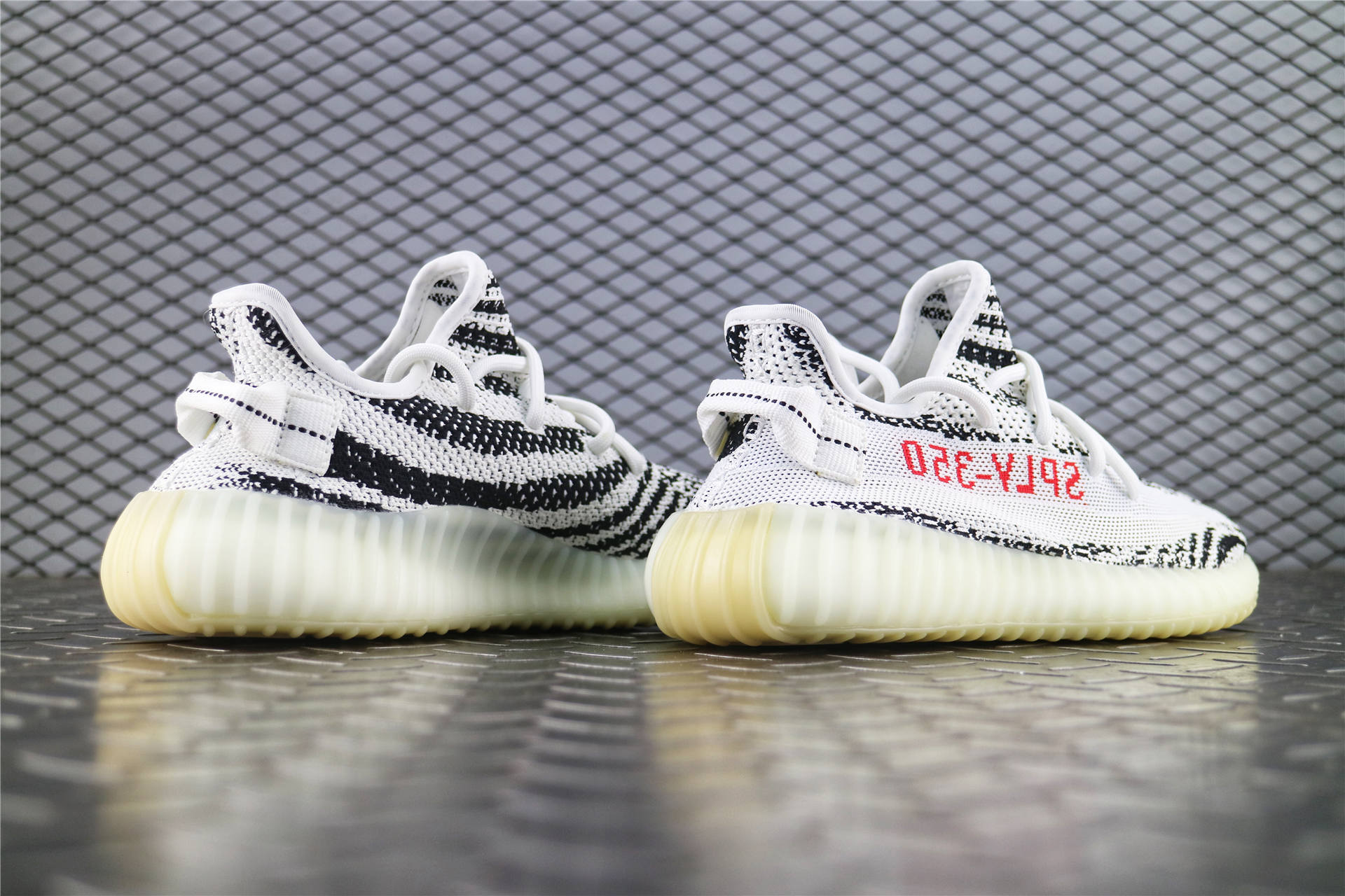 мужские кроссовки Adidas Yeezy 350 Boost V2 Zebra White / Core Black / Red