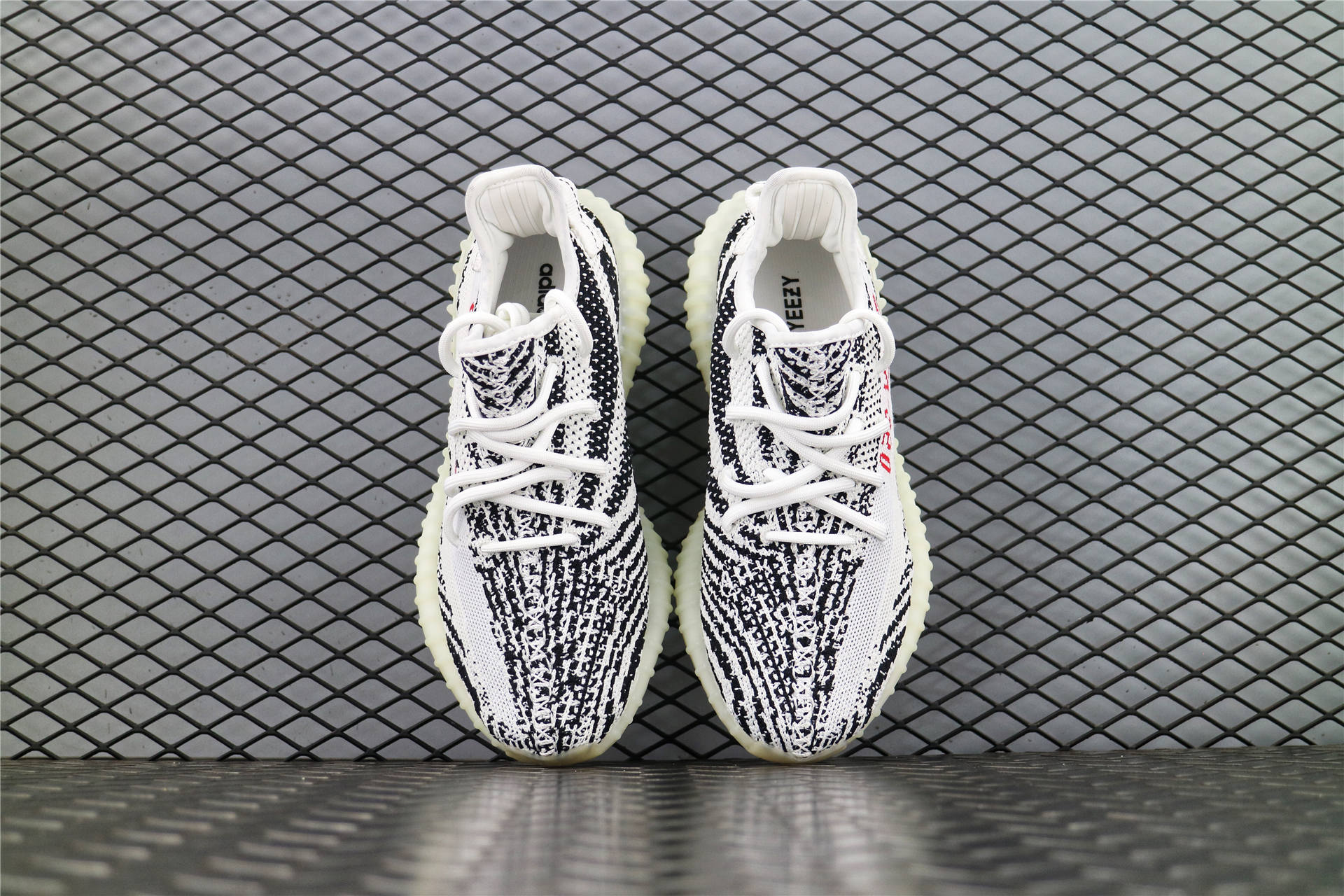 мужские кроссовки Adidas Yeezy 350 Boost V2 Zebra White / Core Black / Red