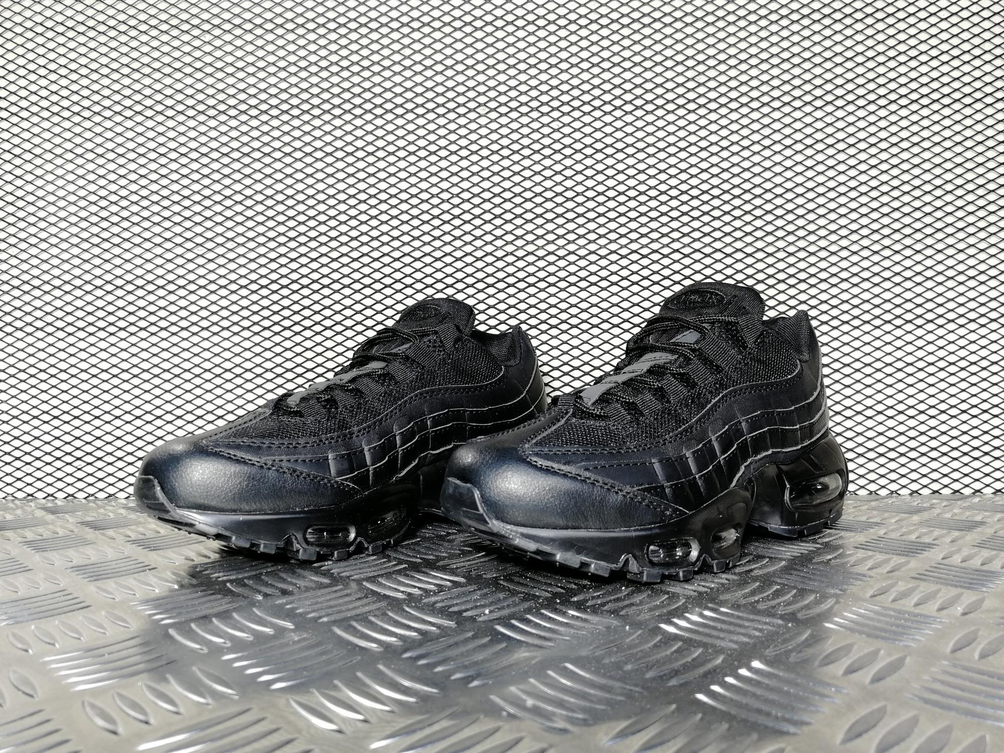 Кроссовки женские Nike Air Max 95 WMNS Premium Triple Black