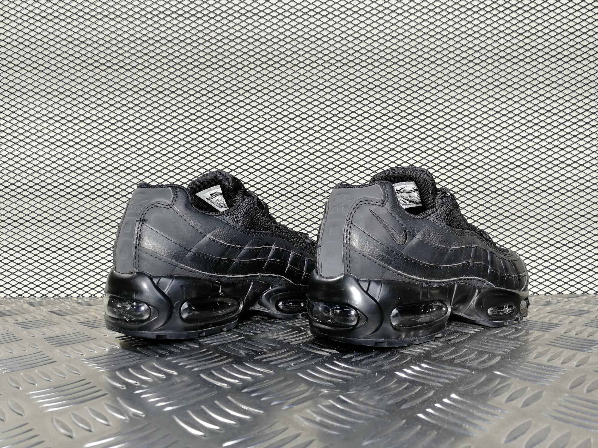 Кроссовки женские Nike Air Max 95 WMNS Premium Triple Black