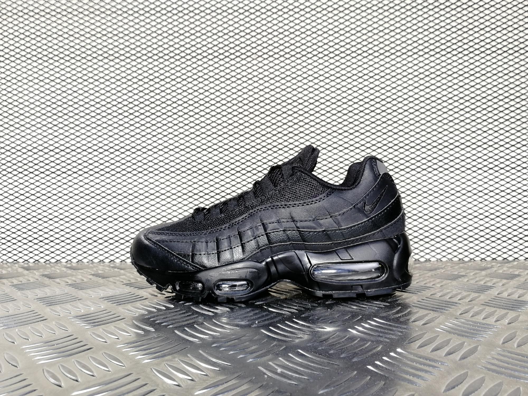 Кроссовки женские Nike Air Max 95 WMNS Premium Triple Black