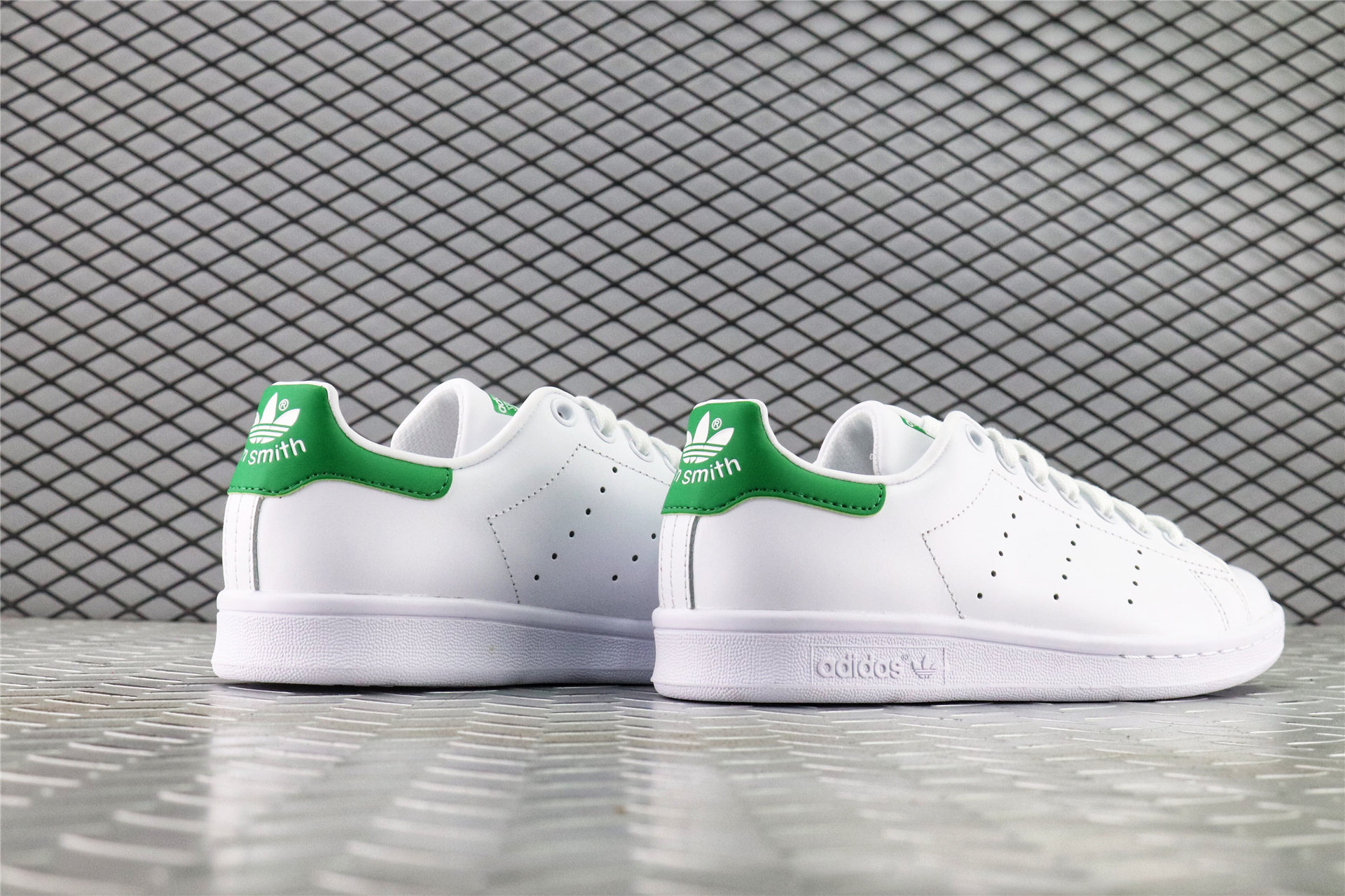 Кроссовки женские Adidas Stan Smith WMNS White / White / Green