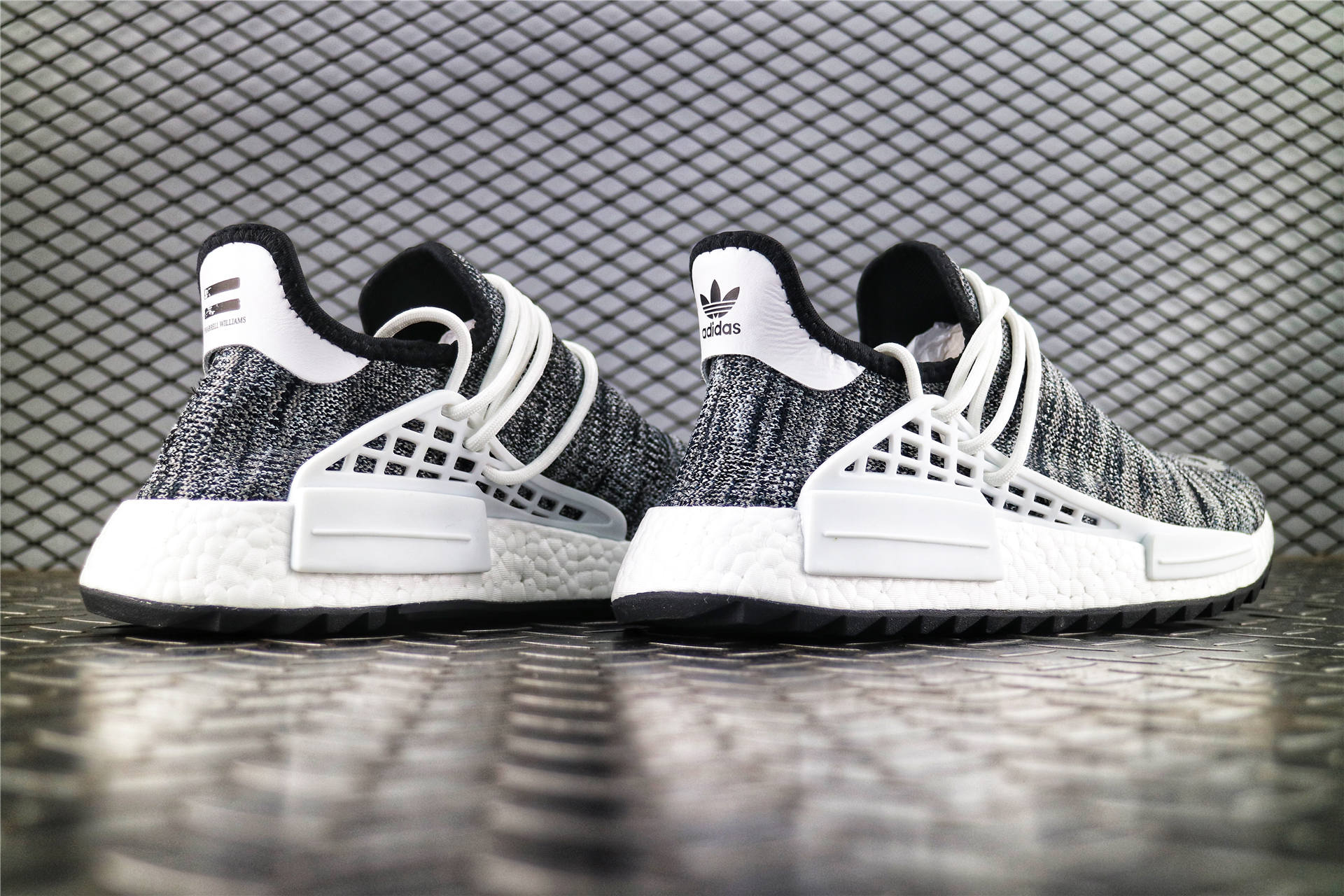 Кроссовки мужские Adidas Nmd X Pharrell Williams HUMAN RACE TRAIL Core Black / White