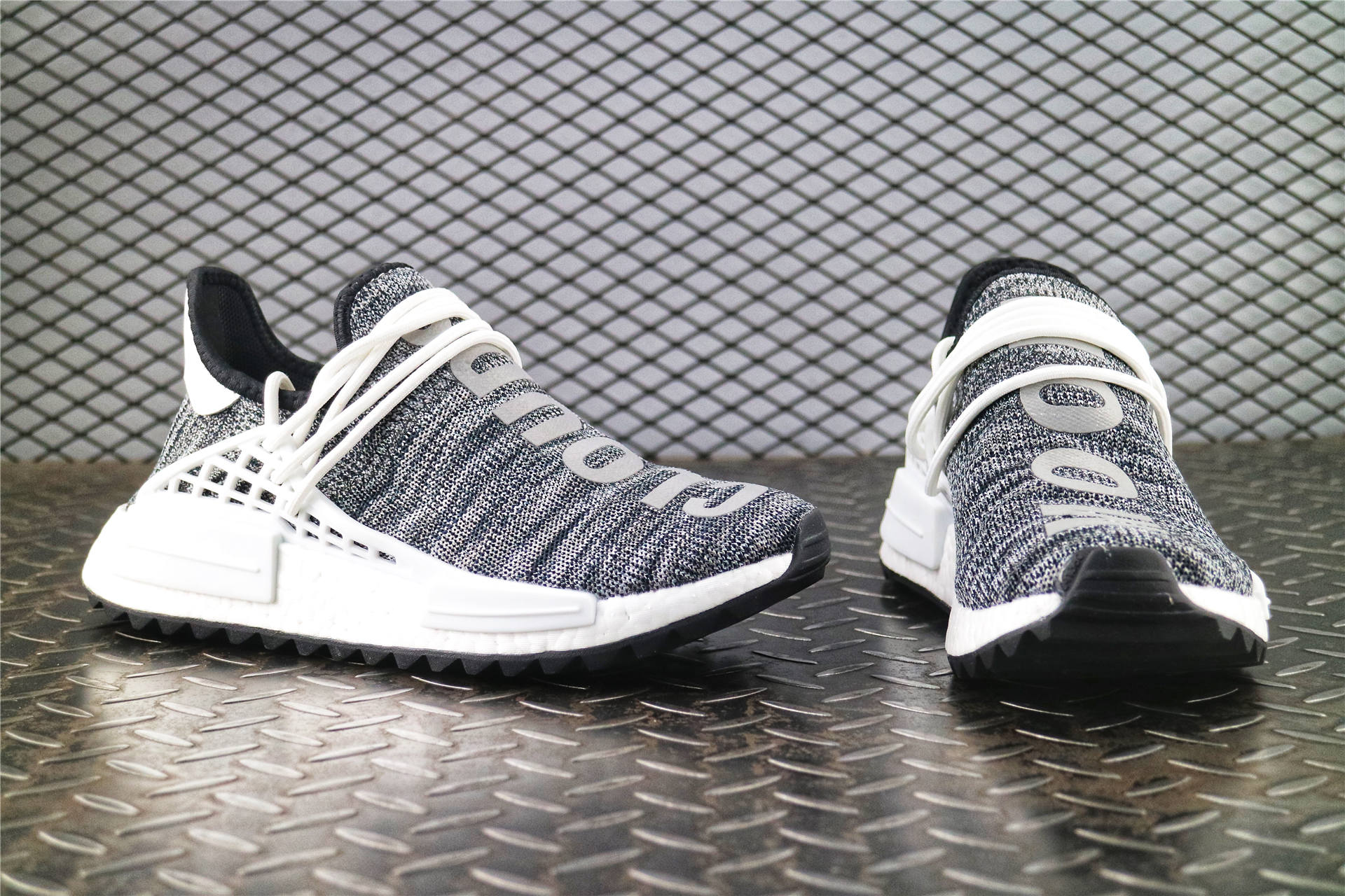 Кроссовки мужские Adidas Nmd X Pharrell Williams HUMAN RACE TRAIL Core Black / White