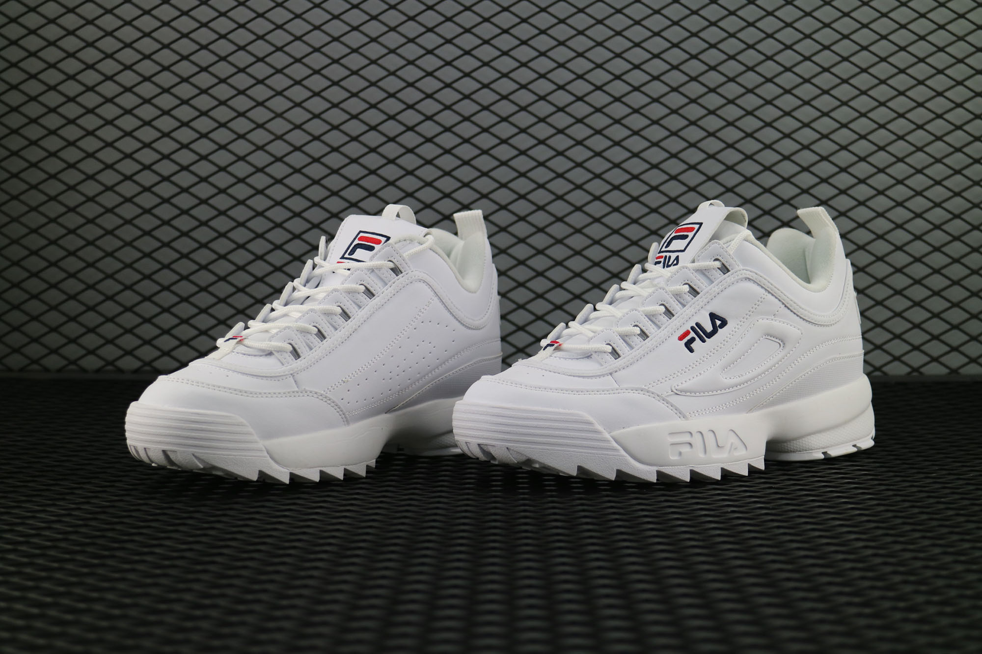 fila disruptor triple white