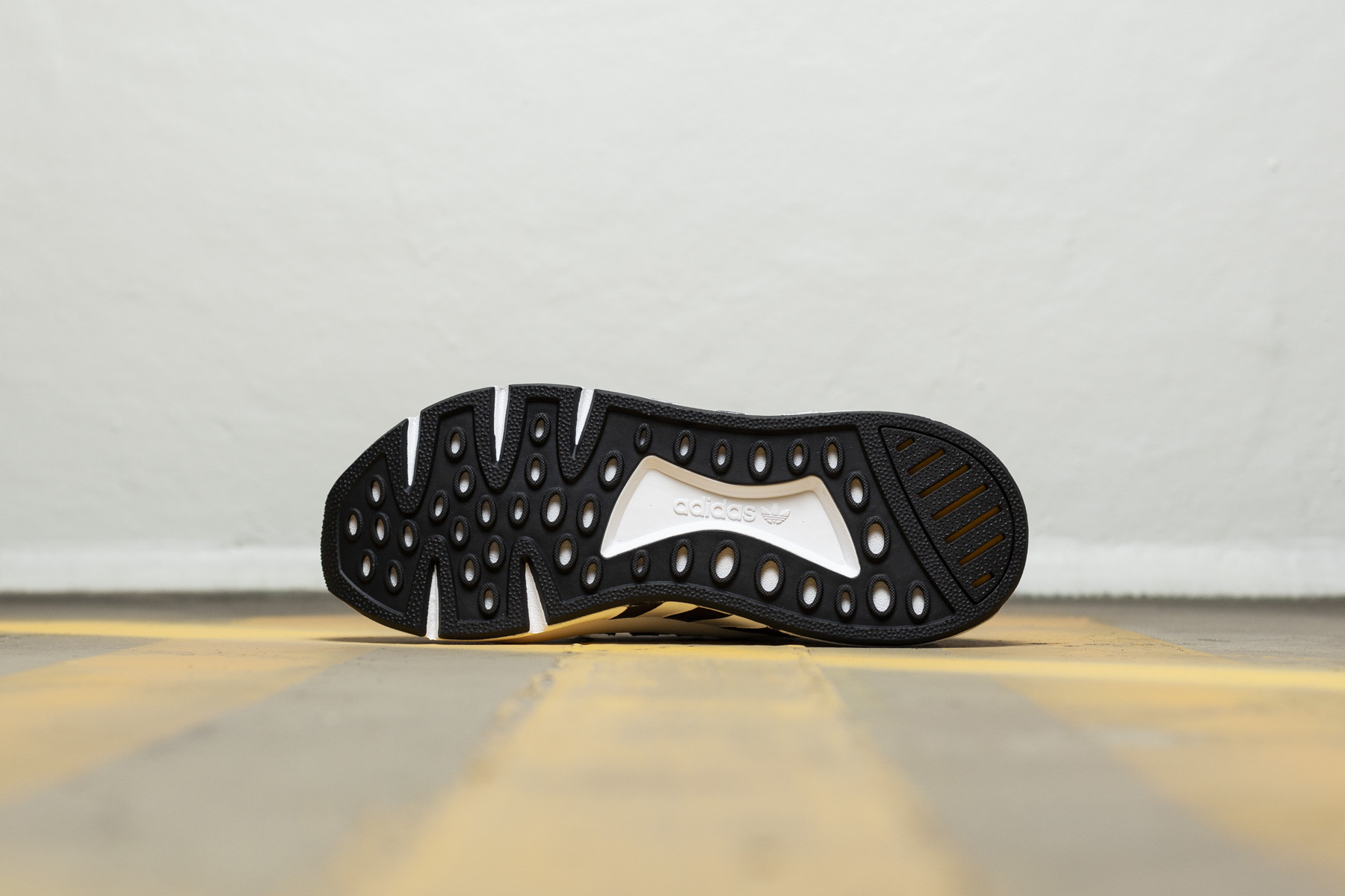 Кроссовки мужские Adidas EQT Equipment Support Mid ADV Primeknit Core Black / EQT Yellow / Flat White