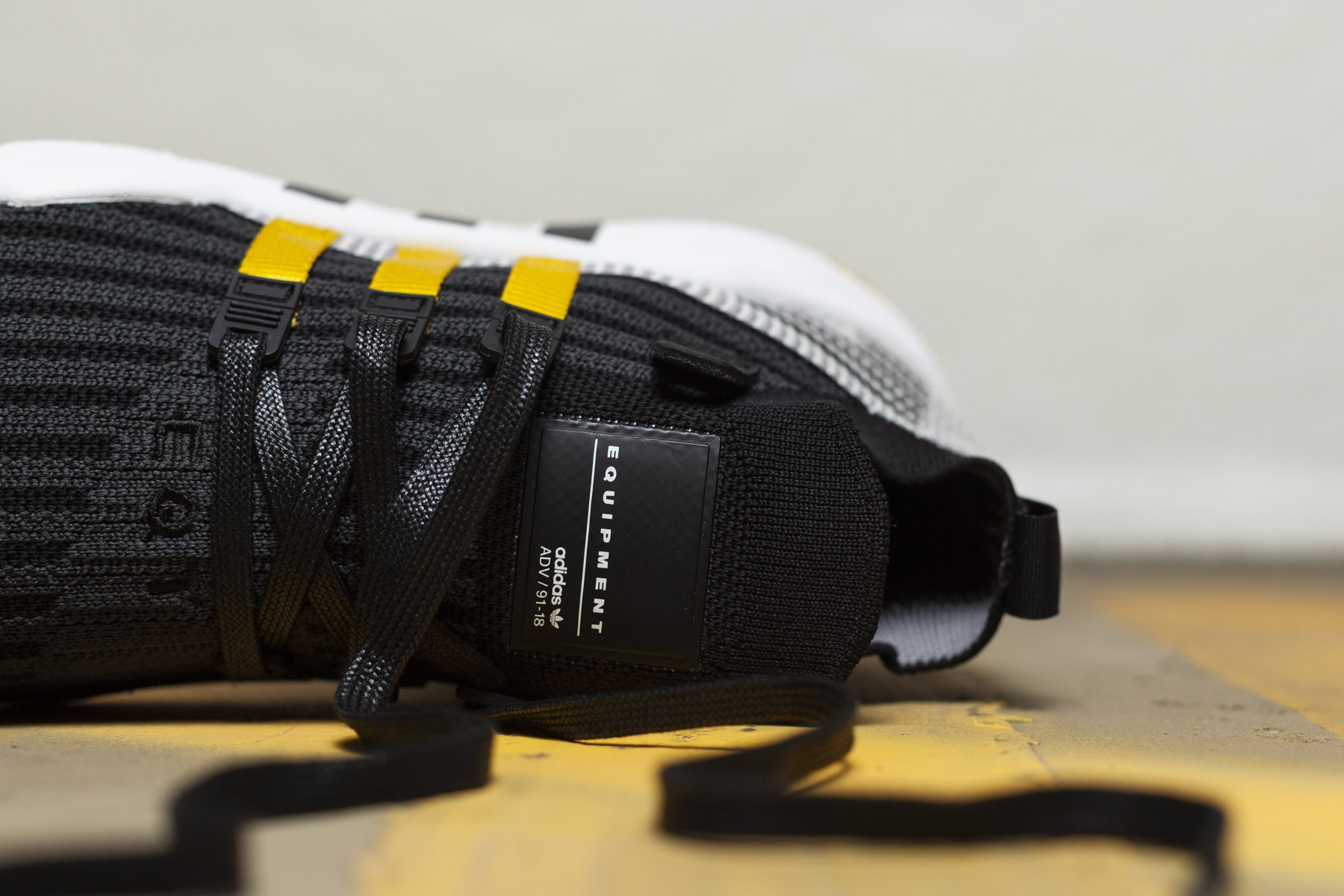 Кроссовки мужские Adidas EQT Equipment Support Mid ADV Primeknit Core Black / EQT Yellow / Flat White