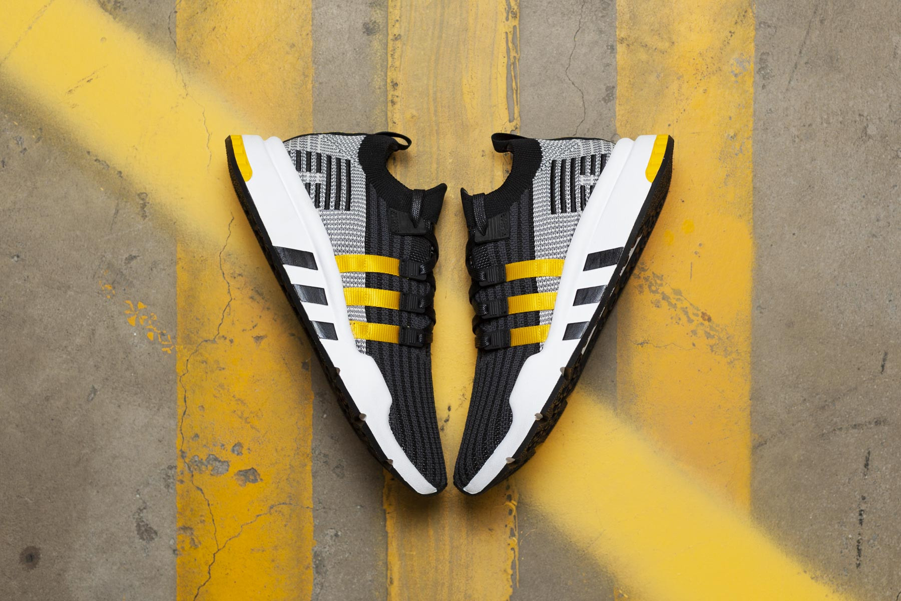 Кроссовки мужские Adidas EQT Equipment Support Mid ADV Primeknit Core Black / EQT Yellow / Flat White