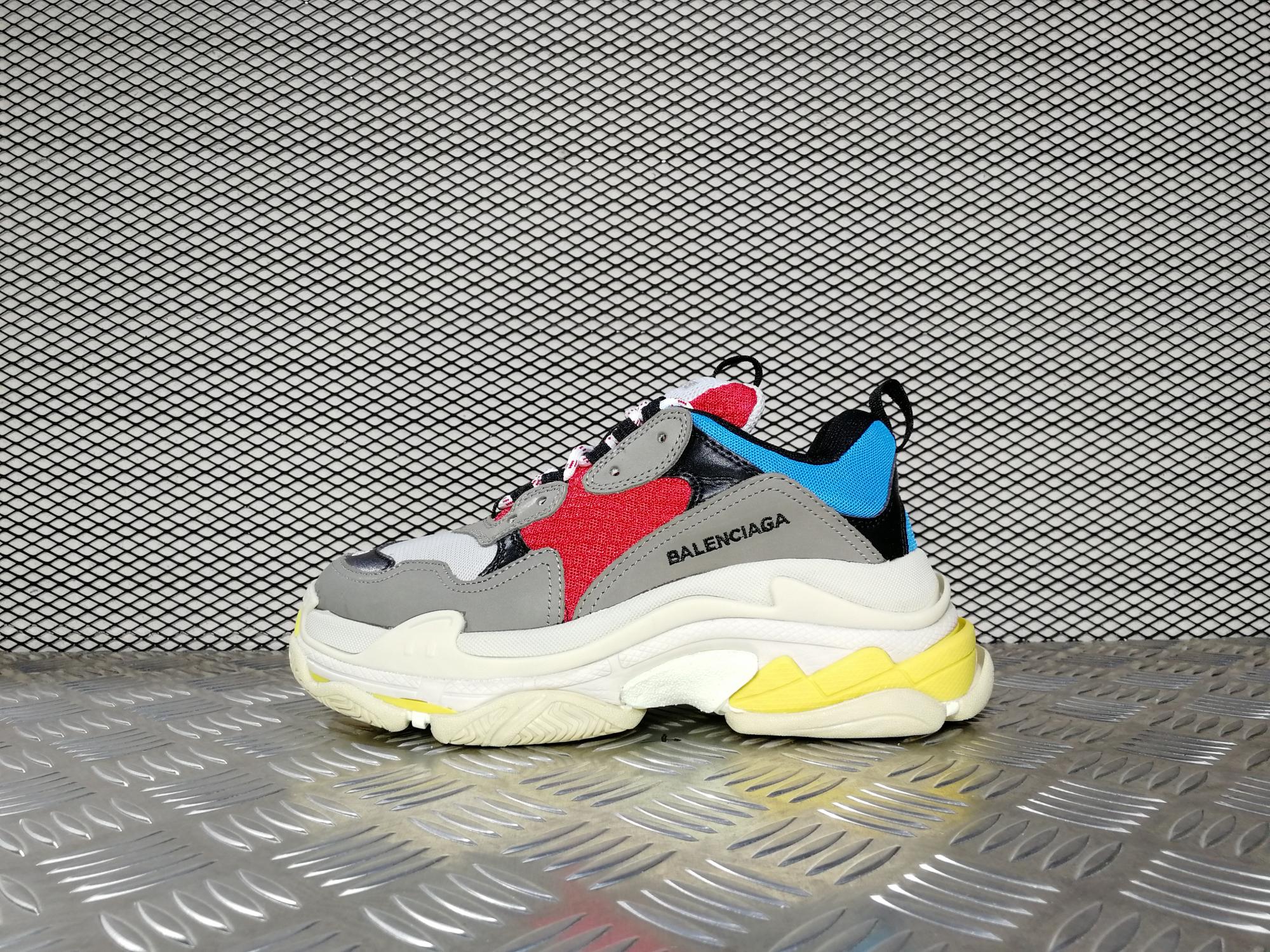 Кроссовки женские Balenciaga Triple S WMNS Grey / Red / Blue / Yellow