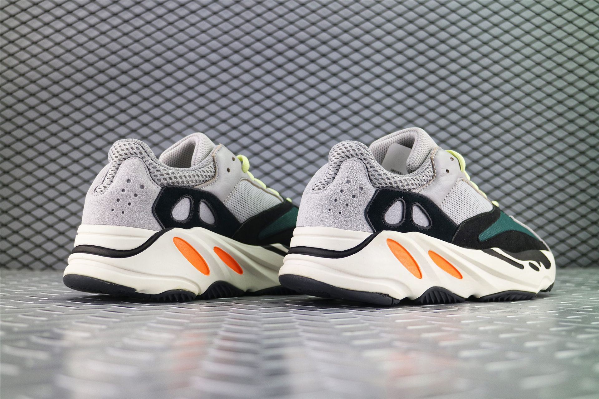 мужские кроссовки Adidas Yeezy Boost 700 Wave Runner / Mgsogr / Cwhite / Cblack