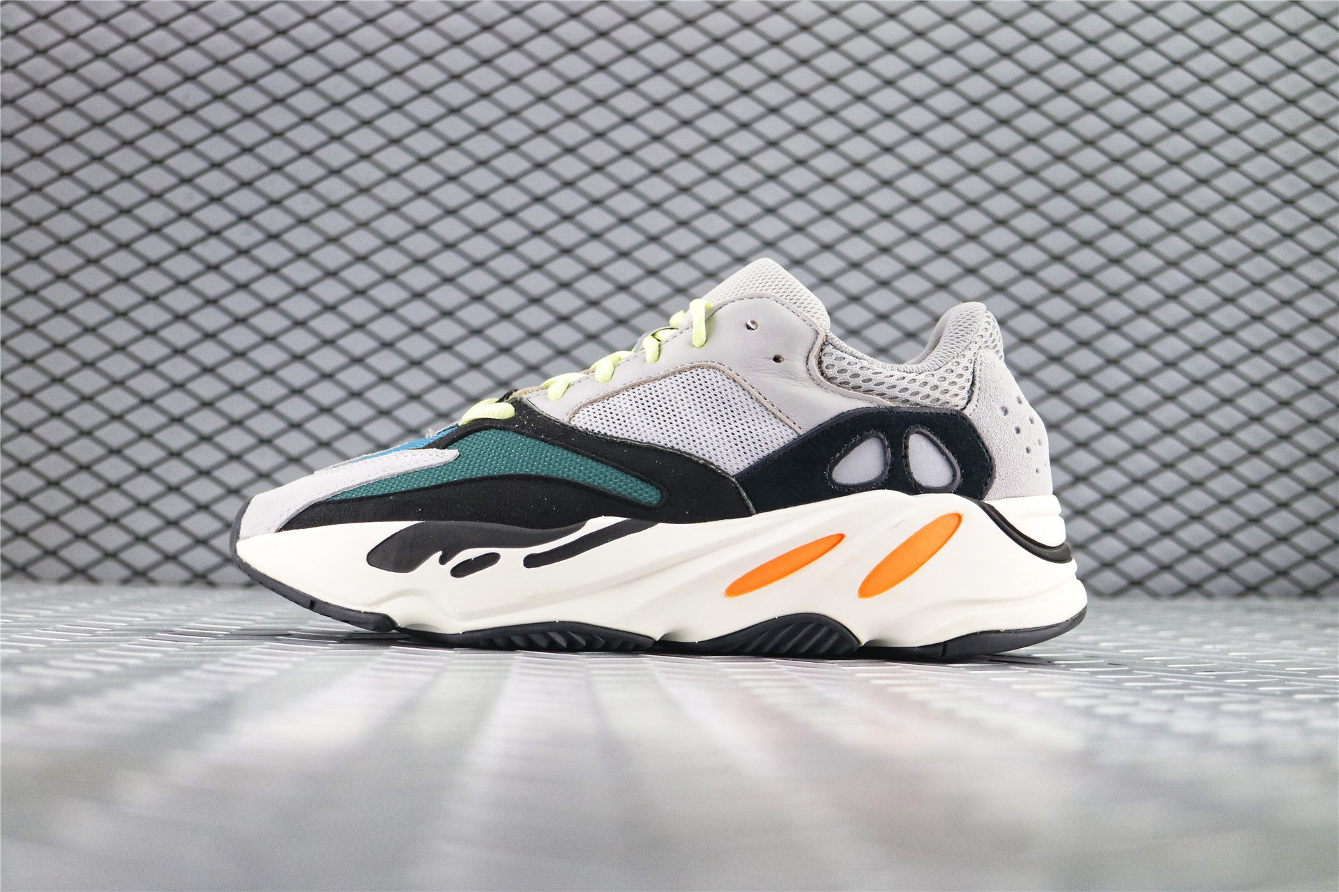 мужские кроссовки Adidas Yeezy Boost 700 Wave Runner / Mgsogr / Cwhite / Cblack