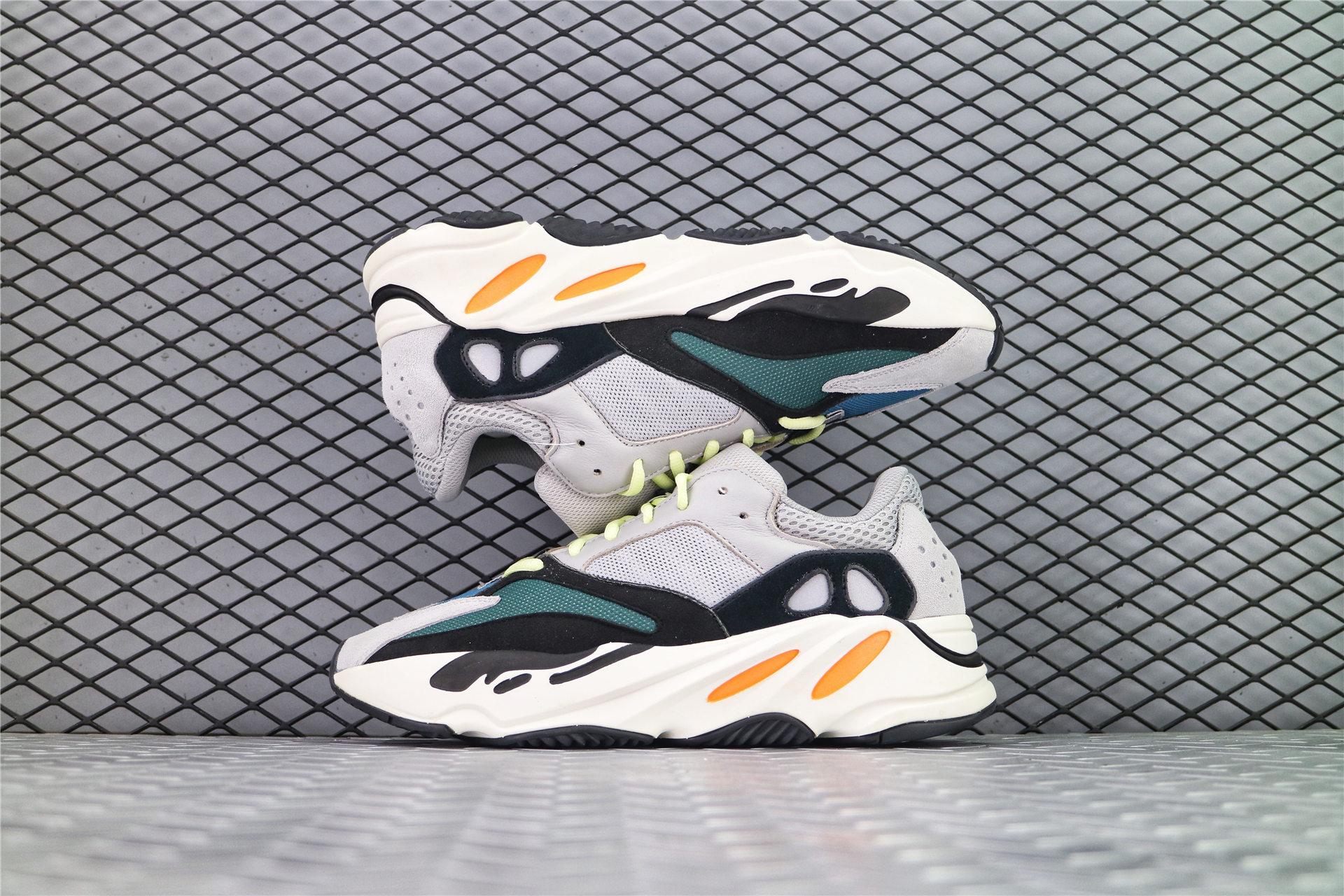 мужские кроссовки Adidas Yeezy Boost 700 Wave Runner / Mgsogr / Cwhite / Cblack