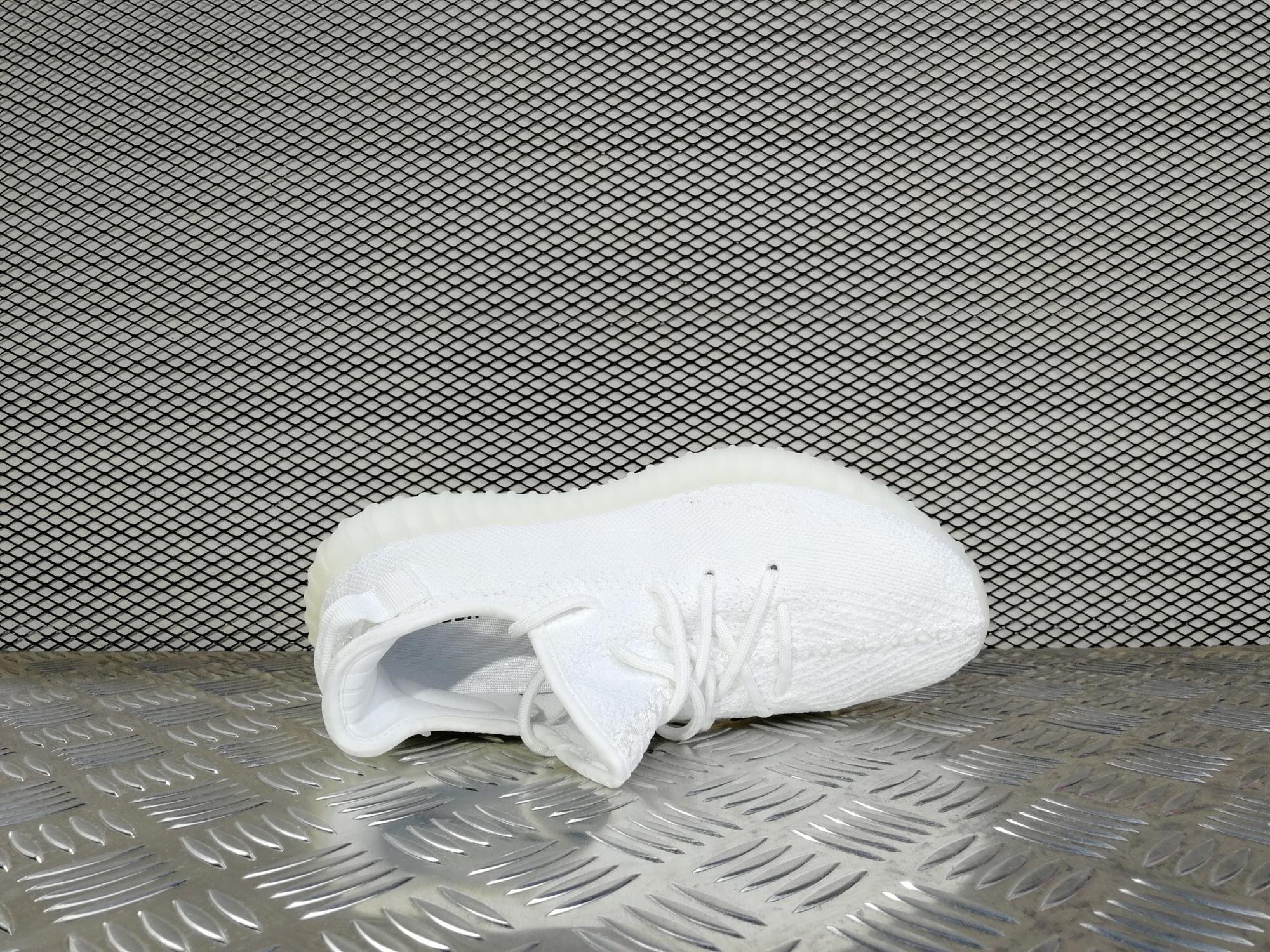 мужские кроссовки Adidas Yeezy 350 Boost V2 Cream / Triple White