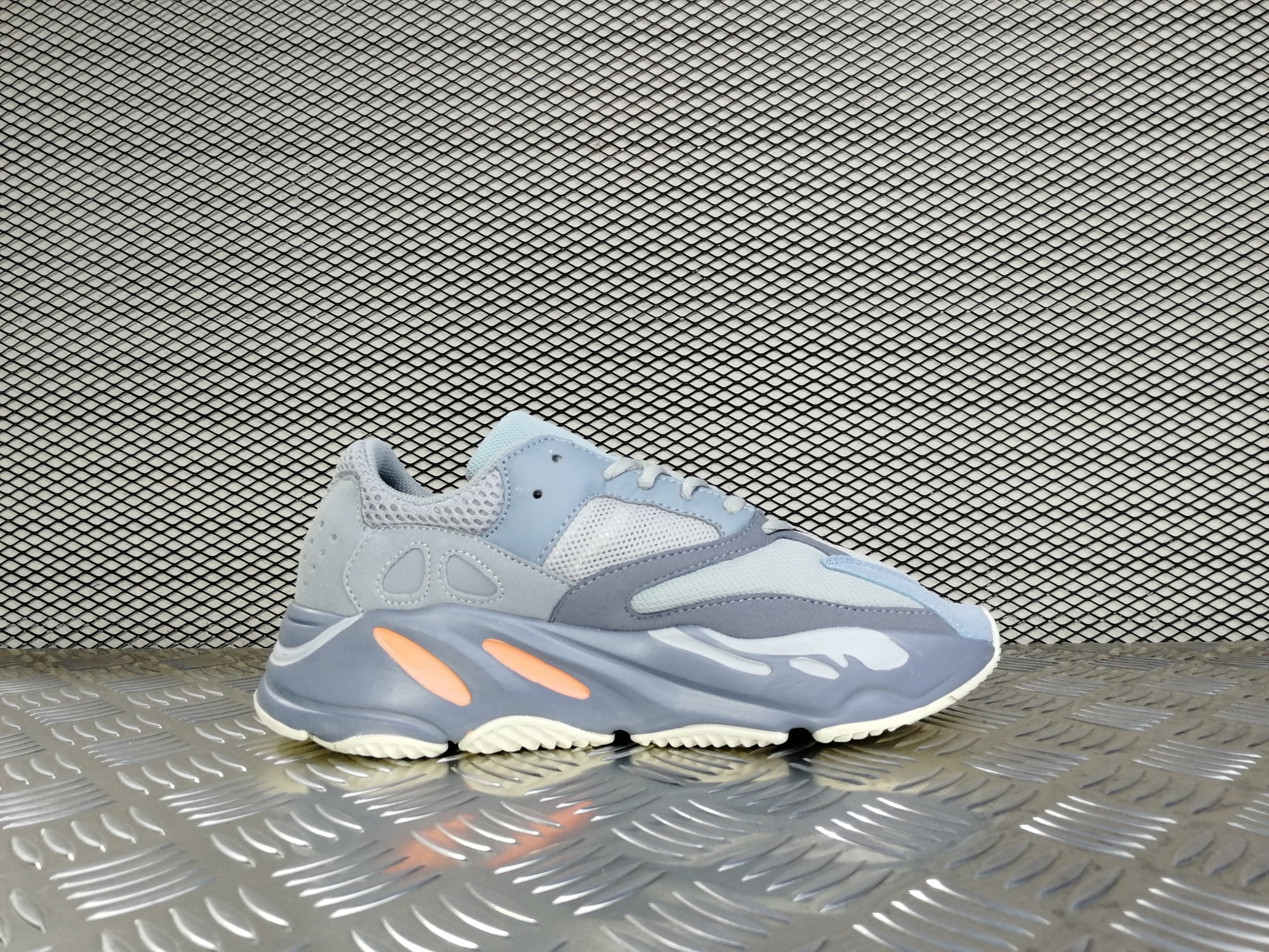 мужские кроссовки Adidas Yeezy Boost 700 Men Inertia