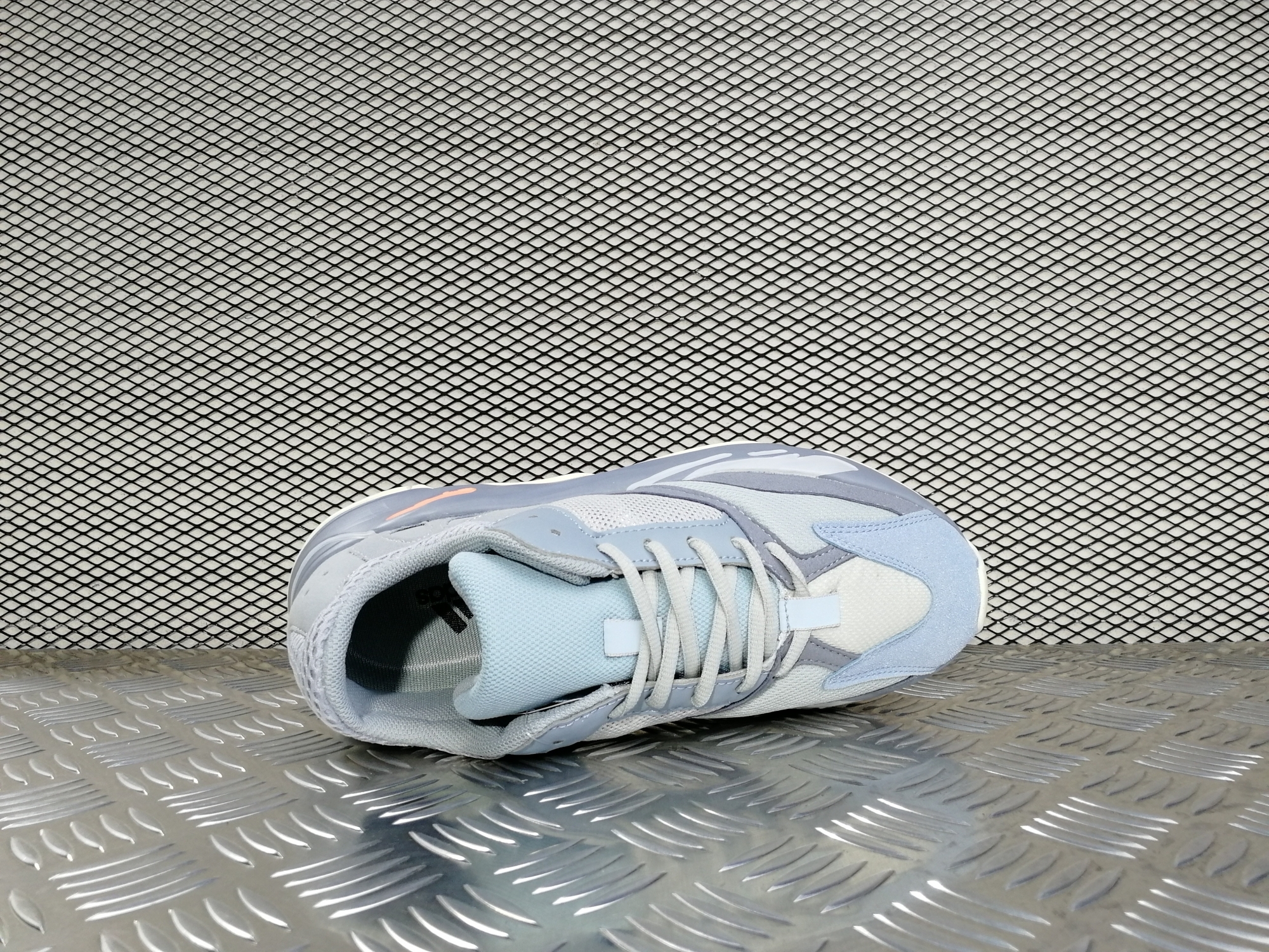 мужские кроссовки Adidas Yeezy Boost 700 Men Inertia