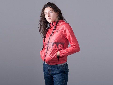 женская ветровка Adidas