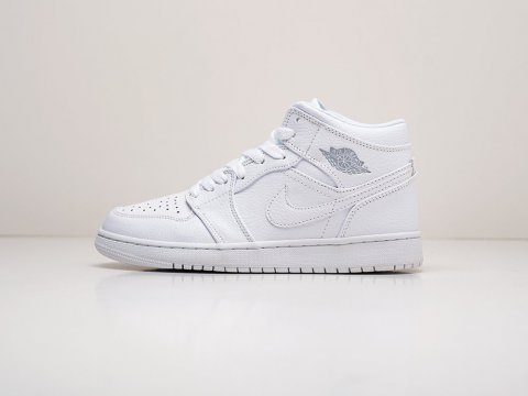 Женские кроссовки Nike Air Jordan 1 белые